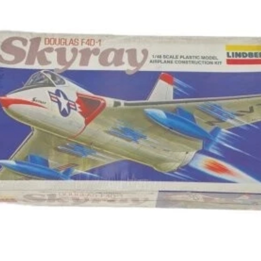 1976 Lindberg Douglas Skyray Douglas F4D-1 Model Airplane Construction Kit